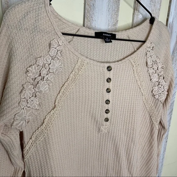 Annabelle Nude Floral Accent Thermal Henley - Picture 3 of 8